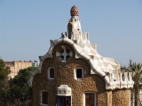  Park Gell - building by the entrance