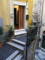  Walking around the narrow streets of Vernazza