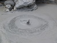  Bubbling mud - Oniishibozu-jigoku (2)