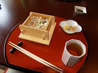  Eighth course - boiled rice with hijiki seaweed