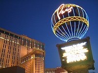  A giant balloon outside 