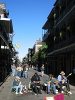  Many buskers entertain the shoppers on a Sunday morning